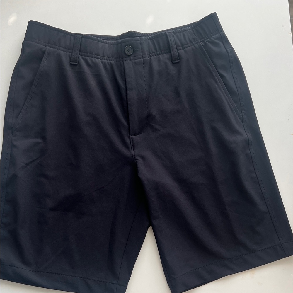 Men's Black Under Armour Black Golf Shorts. Sz 32